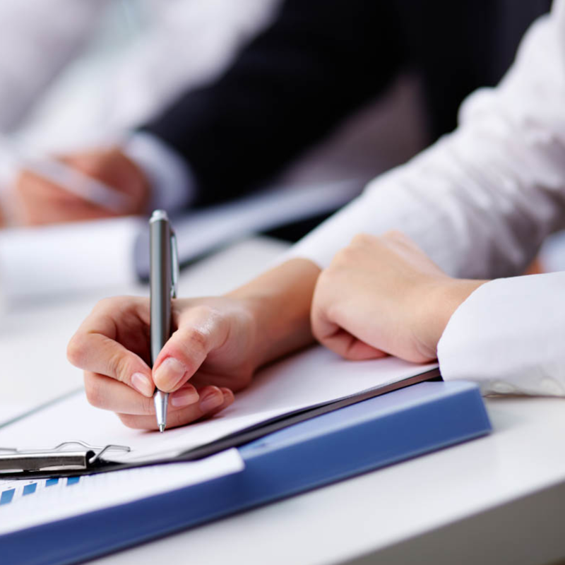 Zorgorganisaties kunnen administratielast tot 28% verminderen via digitalisering, minder regels en efficiëntere verslaglegging,